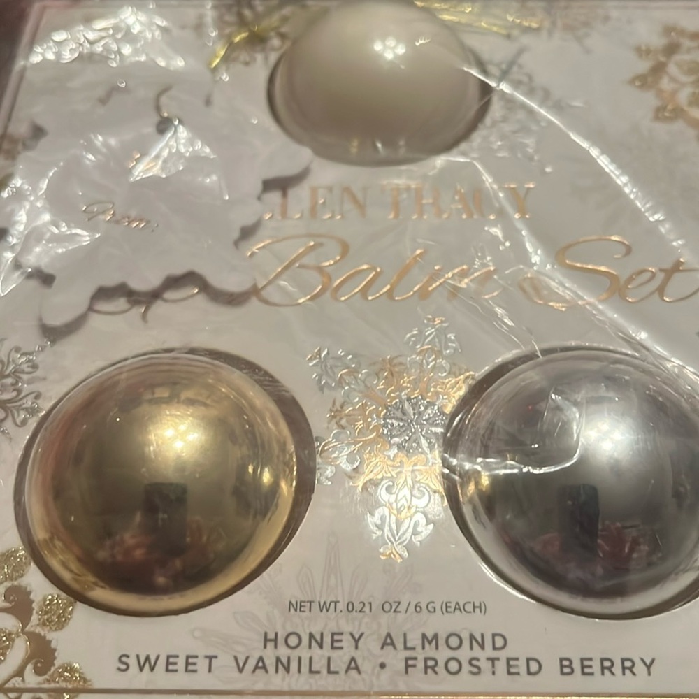 Ellen Tracy lip balm set brand new